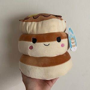 NWT Rayen the Pancake Squishmallow